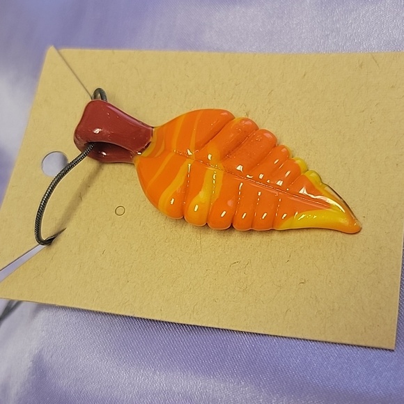 N19 Orange Red Yellow - Handblown Glass Leaf Necklace - Picture 3 of 4